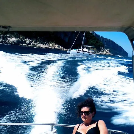 Botel Overseas Tre Positano